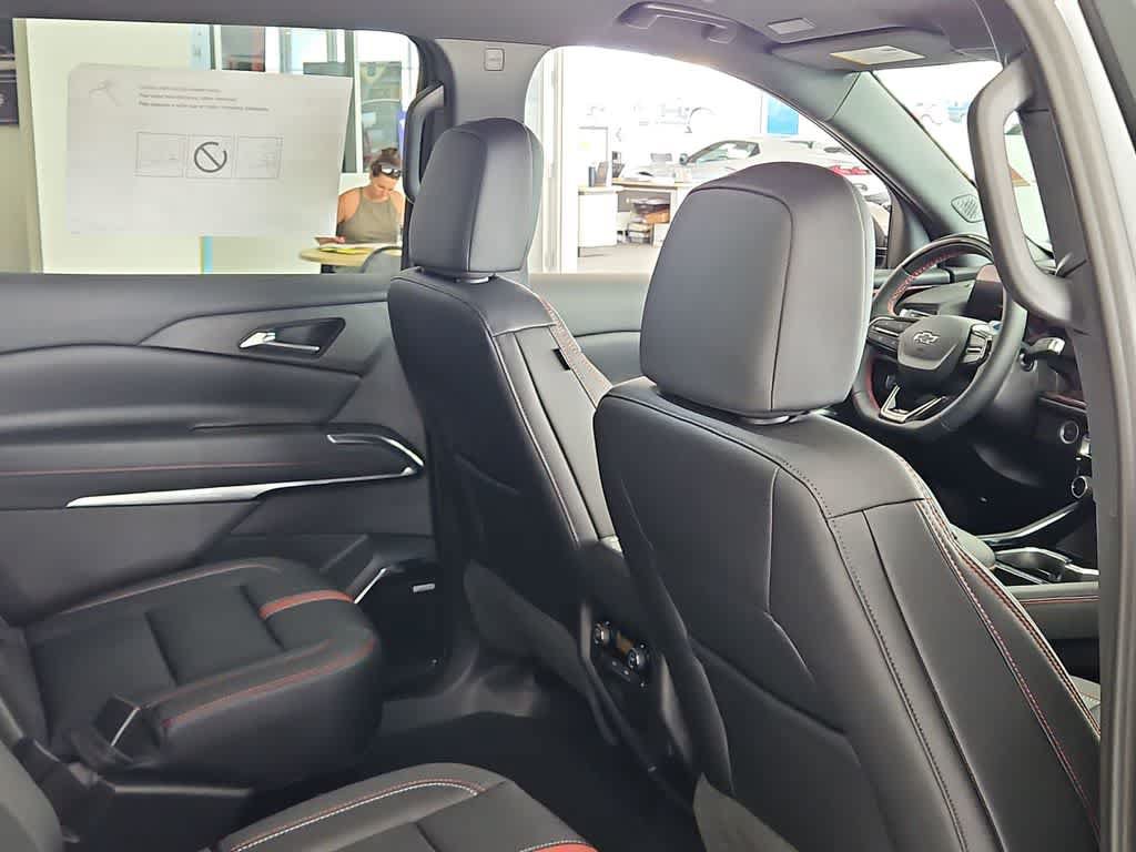 New 2026 Chevrolet Traverse RS FWD image 9