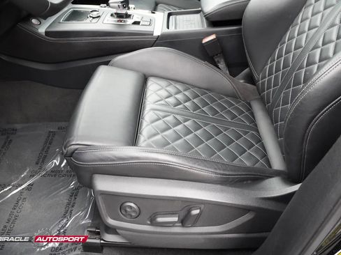 Used 2019 Audi SQ5 Premium Plus w/ Premium Plus Package image 18