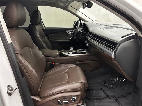 Used 2019 Audi Q7 3.0T Prestige AWD/4WD image 17