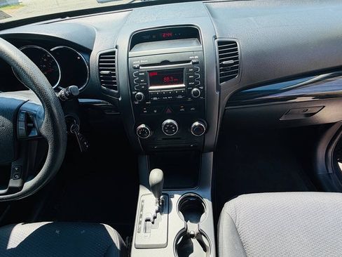 Used 2011 Kia Sorento 2WD w/ Convenience Pkg image 10