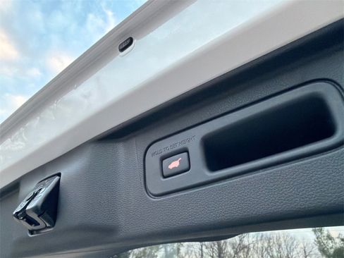 New 2025 Honda Pilot Touring image 8