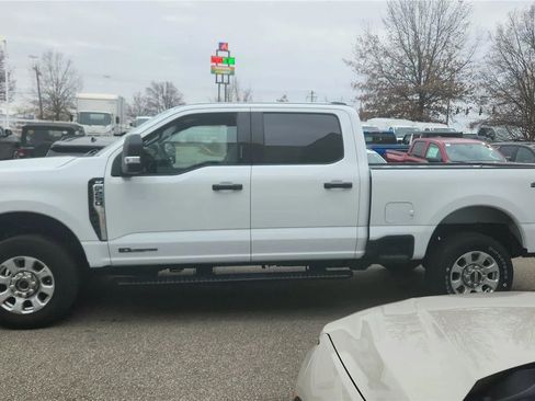 Used 2024 Ford F250 XLT image 21