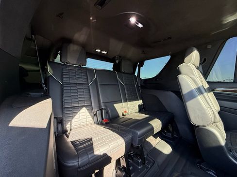 Used 2023 Cadillac Escalade Sport Platinum w/ LPO, ONYX Package AWD/4WD image 27
