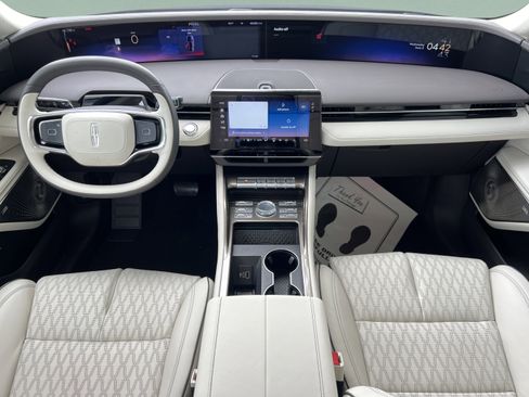 Certified 2024 Lincoln Nautilus Black Label AWD/4WD image 8