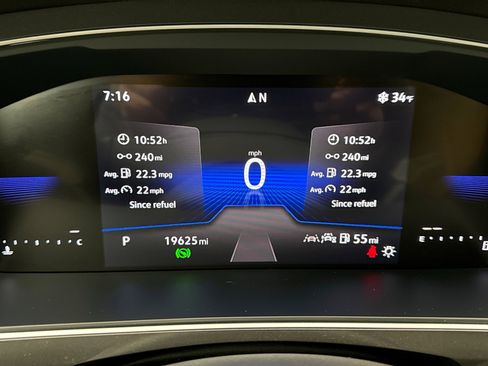 Used 2024 Volkswagen Tiguan SE R-Line image 13