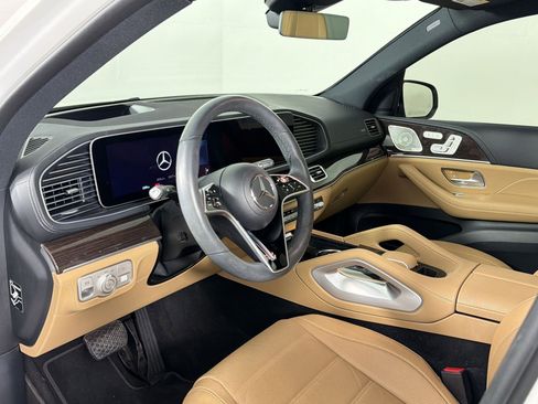 Used 2024 Mercedes-Benz GLE 450 4MATIC image 4