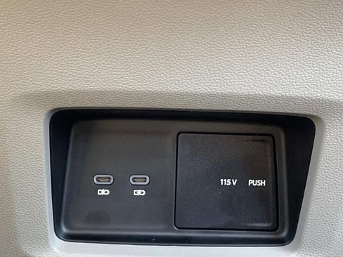 New 2026 Volkswagen Atlas SE FWD image 14