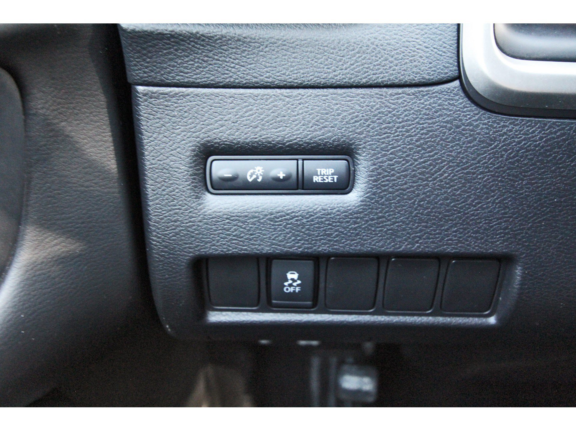 Used 2018 Nissan Murano SV FWD image 24
