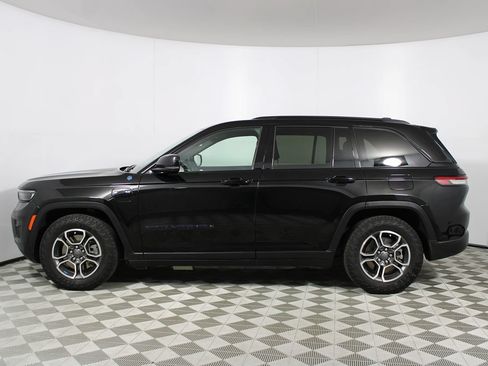 Used 2023 Jeep Grand Cherokee Trailhawk AWD/4WD image 45