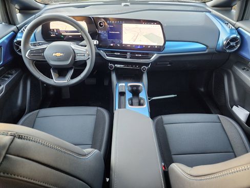 New 2026 Chevrolet Equinox EV LT image 18