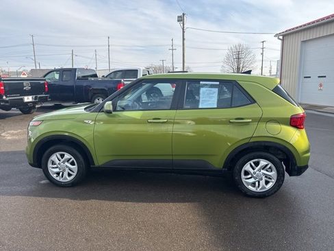 Used 2022 Hyundai Venue SE image 6