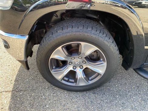Used 2019 RAM 1500 Laramie AWD/4WD image 12