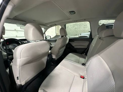 Used 2017 Subaru Forester 2.5i Premium w/ All-Weather Package image 15