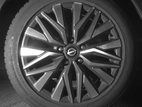 Used 2025 Nissan Altima 2.5 SV FWD image 15