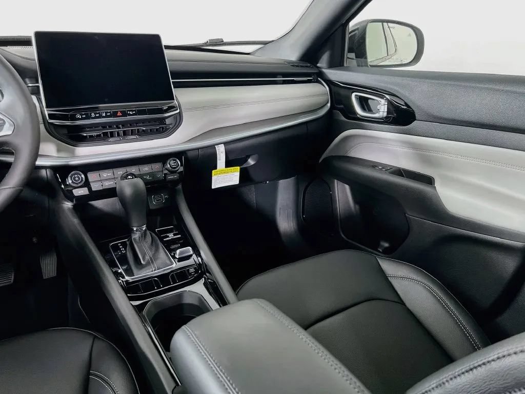 New 2026 Jeep Compass Limited AWD/4WD image 23