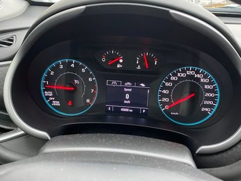 Used 2022 Chevrolet Malibu LT FWD image 2