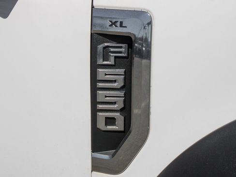 Used 2018 Ford F550 2WD Regular Cab Super Duty image 48