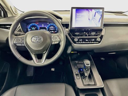 Used 2026 Toyota Corolla Cross XLE w/ Convenience Package FWD image 23