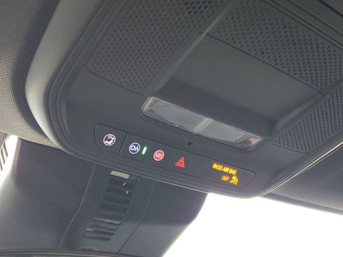 Used 2025 Chevrolet Traverse LT w/ Driver Confidence Package image 21