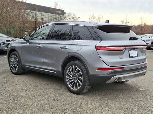 Used 2023 Lincoln Corsair Reserve w/ Equipment Group 201A image 4