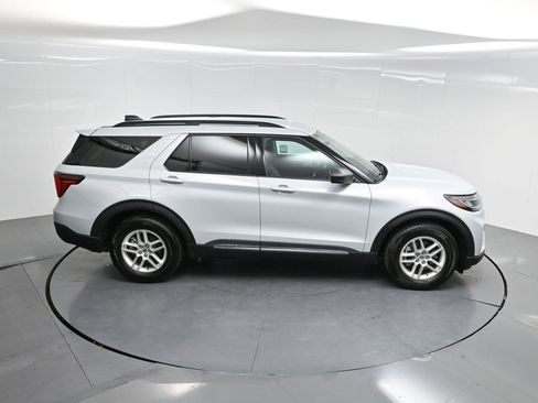 Used 2025 Ford Explorer Active w/ Active Comfort Package image 70