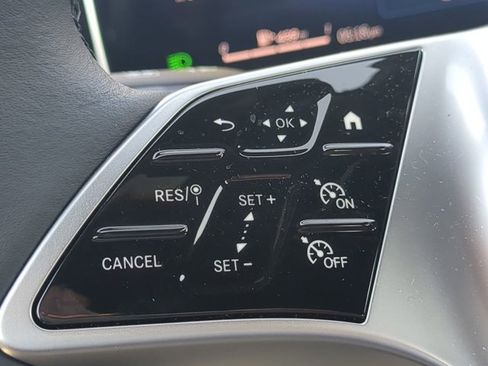 Used 2025 Mercedes-Benz C 300 Sedan image 23