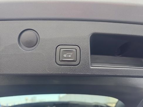 Used 2025 Chevrolet Equinox LT w/ Convenience Package II image 21