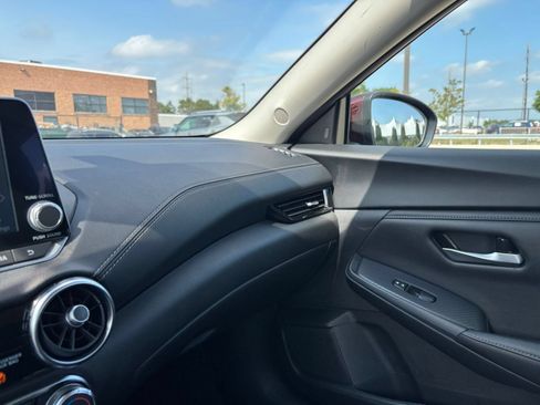 Used 2025 Nissan Sentra SV FWD image 32