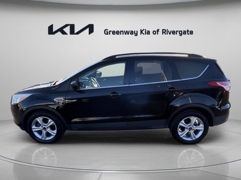 Used 2016 Ford Escape SE w/ Equipment Group 201A image 4