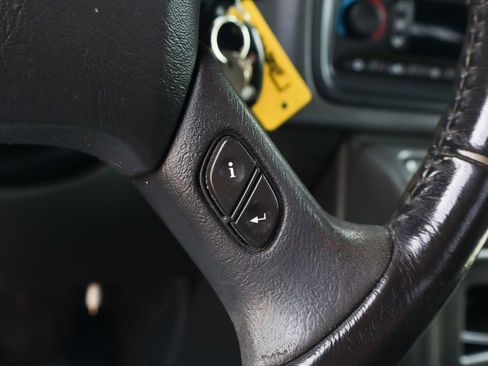 Used 2006 Chevrolet Silverado 2500 LT w/ Heavy-Duty Power Package image 35