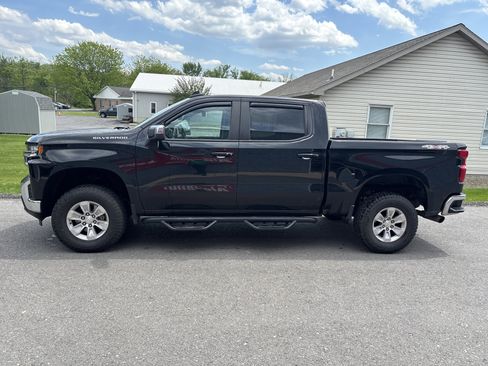 Used 2022 Chevrolet Silverado 1500 LT AWD/4WD image 6