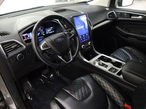 Used 2023 Ford Edge Titanium image 12