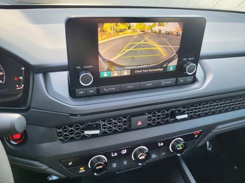 Used 2025 Honda Accord SE image 17