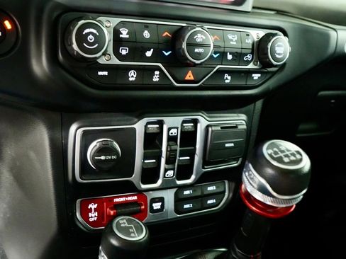 Used 2019 Jeep Wrangler Unlimited Rubicon w/ Dual Top Group image 20