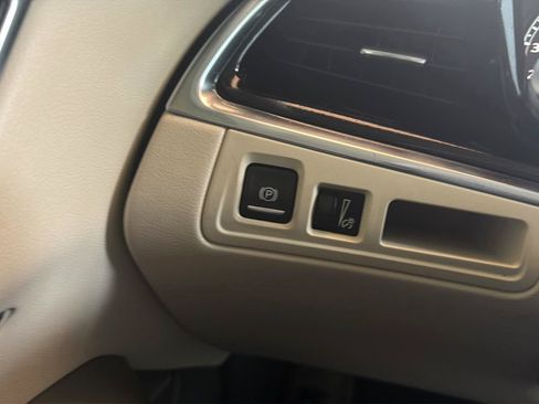 Used 2021 Cadillac XT6 Premium Luxury FWD image 36