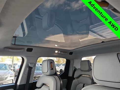 Used 2022 Rivian R1T Adventure image 28