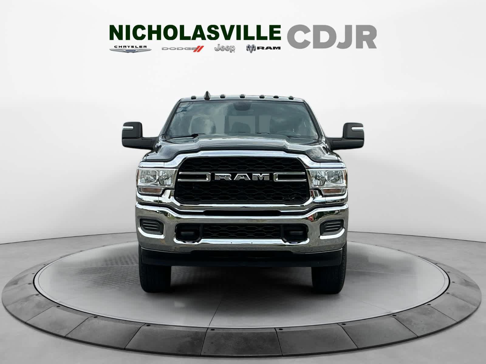 Used 2024 RAM 3500 Tradesman w/ Chrome Appearance Group AWD/4WD image 8