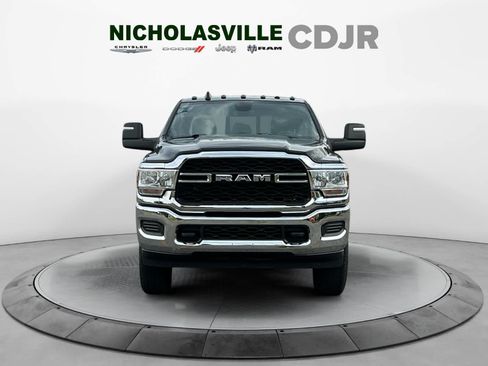 Used 2024 RAM 3500 Tradesman w/ Chrome Appearance Group AWD/4WD image 8
