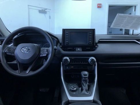 Used 2019 Toyota RAV4 LE w/ Carpet Mat Package AWD/4WD image 18
