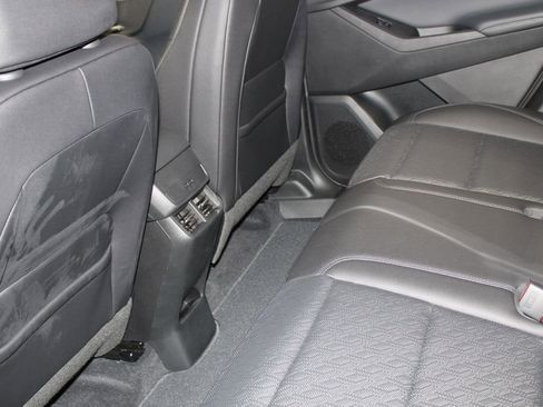 New 2025 Chevrolet Equinox LT w/ Convenience Package II image 17