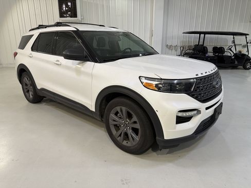 Used 2021 Ford Explorer XLT w/ Equipment Group 202A RWD image 7