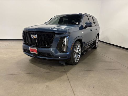 Used 2025 Cadillac Escalade Sport w/ Touring Package AWD/4WD image 7