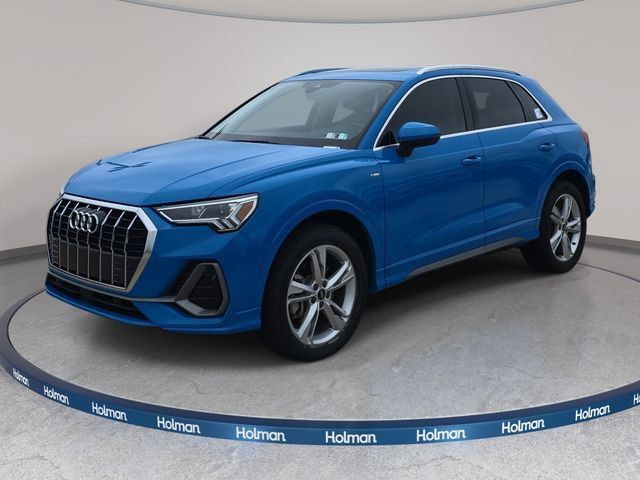 Used 2023 Audi Q3 2.0T Premium w/ Convenience Package AWD/4WD image 1