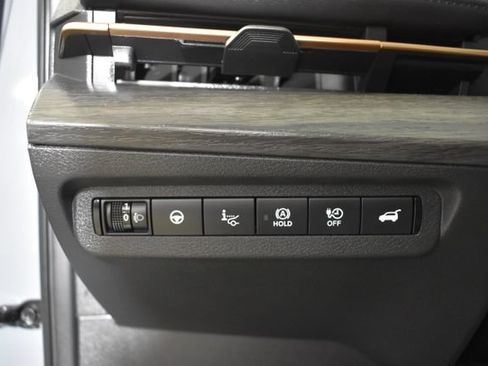 Certified 2024 Nissan Ariya AWD image 14