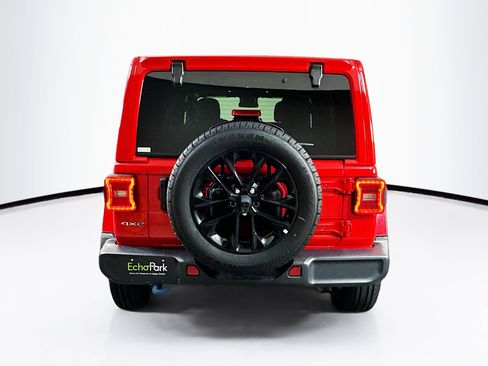 Used 2024 Jeep Wrangler Unlimited Sahara AWD/4WD image 7