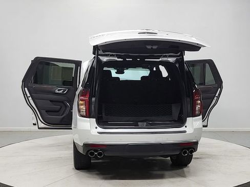 Used 2023 Chevrolet Tahoe High Country w/ Premium Package 2 RWD image 14