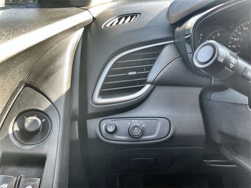 Used 2020 Chevrolet Trax LT image 16