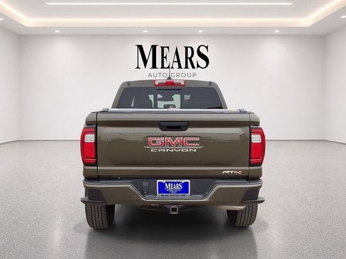 Used 2024 GMC Canyon AT4 AWD/4WD image 4
