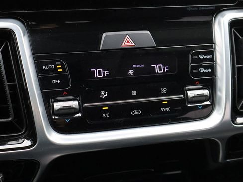 Used 2022 Kia Sorento SX FWD image 26