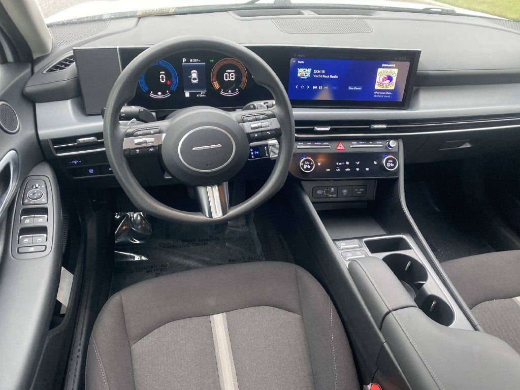 Used 2025 Hyundai Sonata SEL FWD image 13
